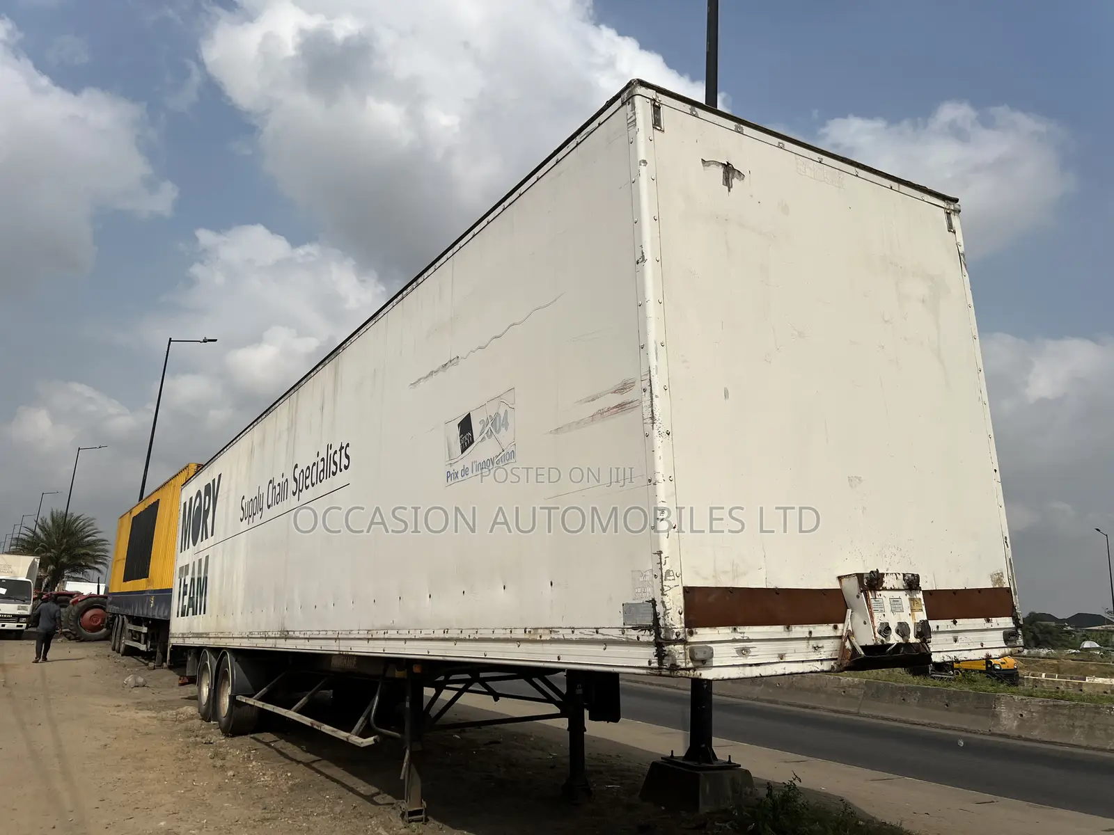 Trailer Loose