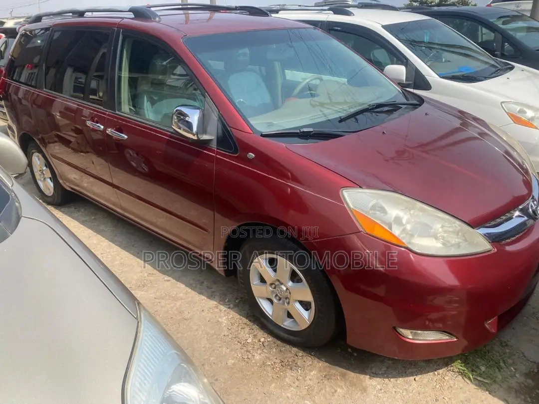 Toyota Sienna XLE FWD 2009 Red