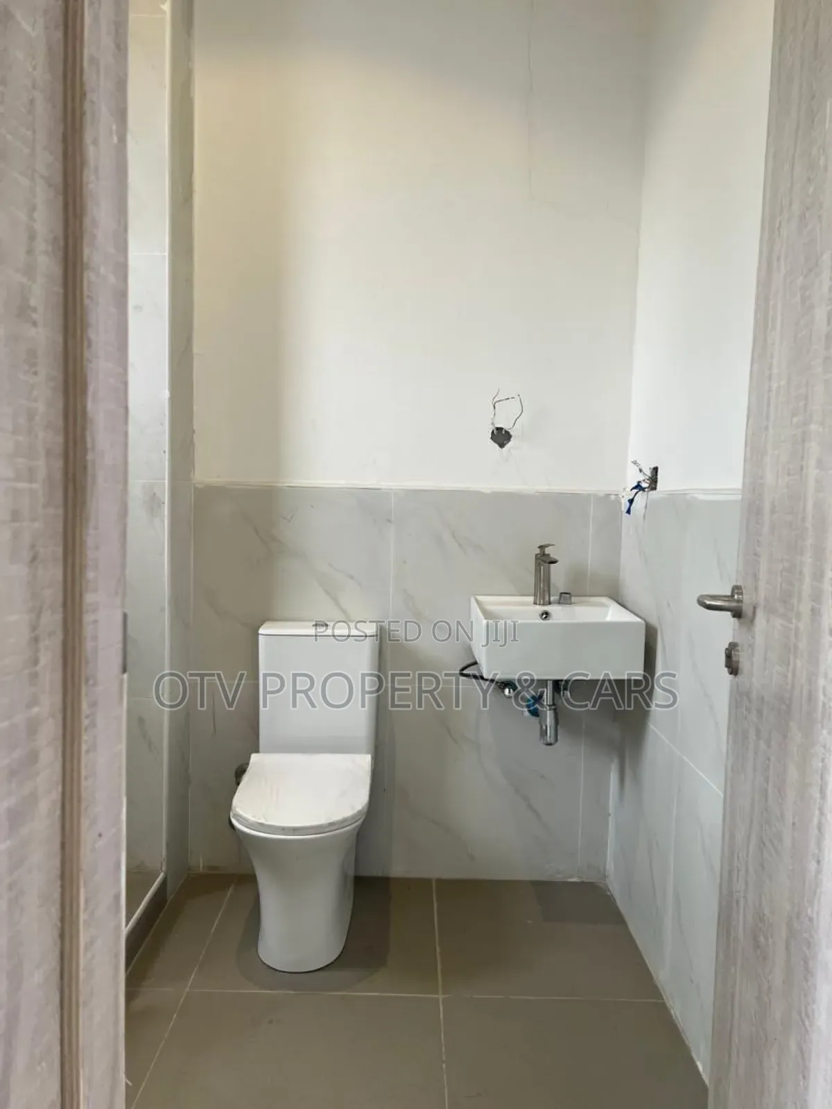 Furnished 2bdrm Apartment in Main Lekki Phase 1 for sale