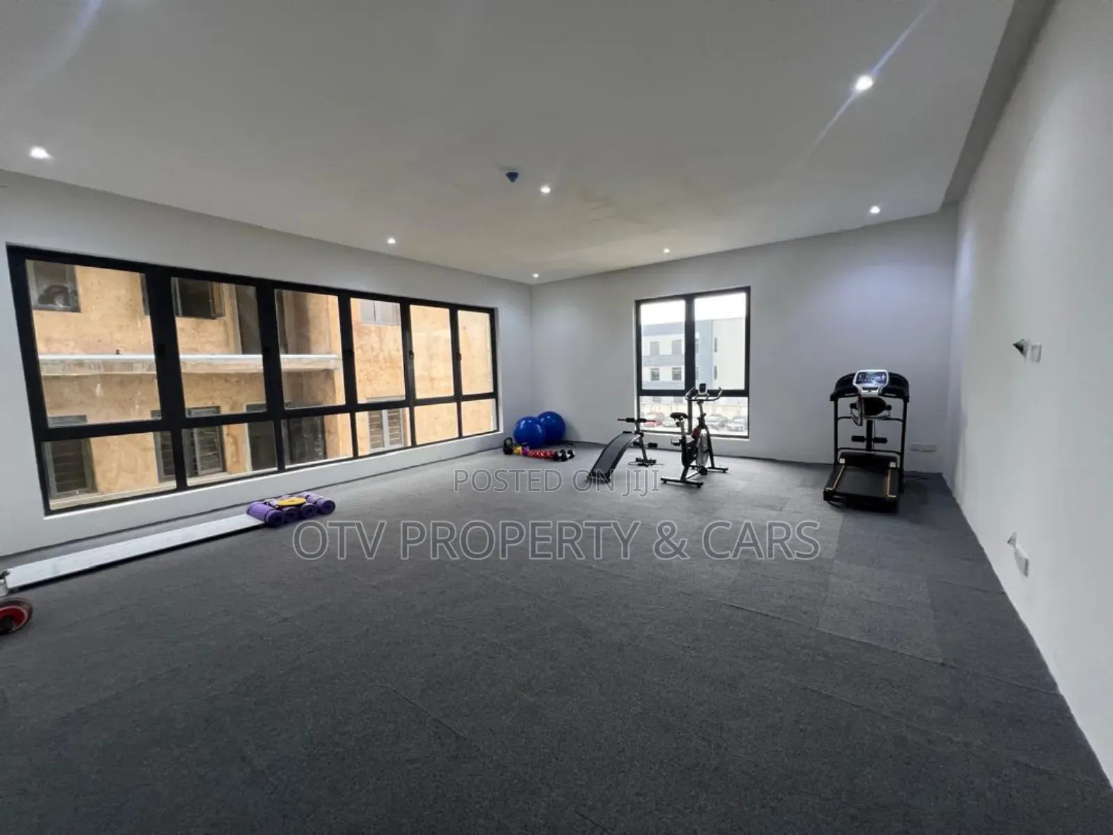 Furnished 2bdrm Apartment in Main Lekki Phase 1 for sale