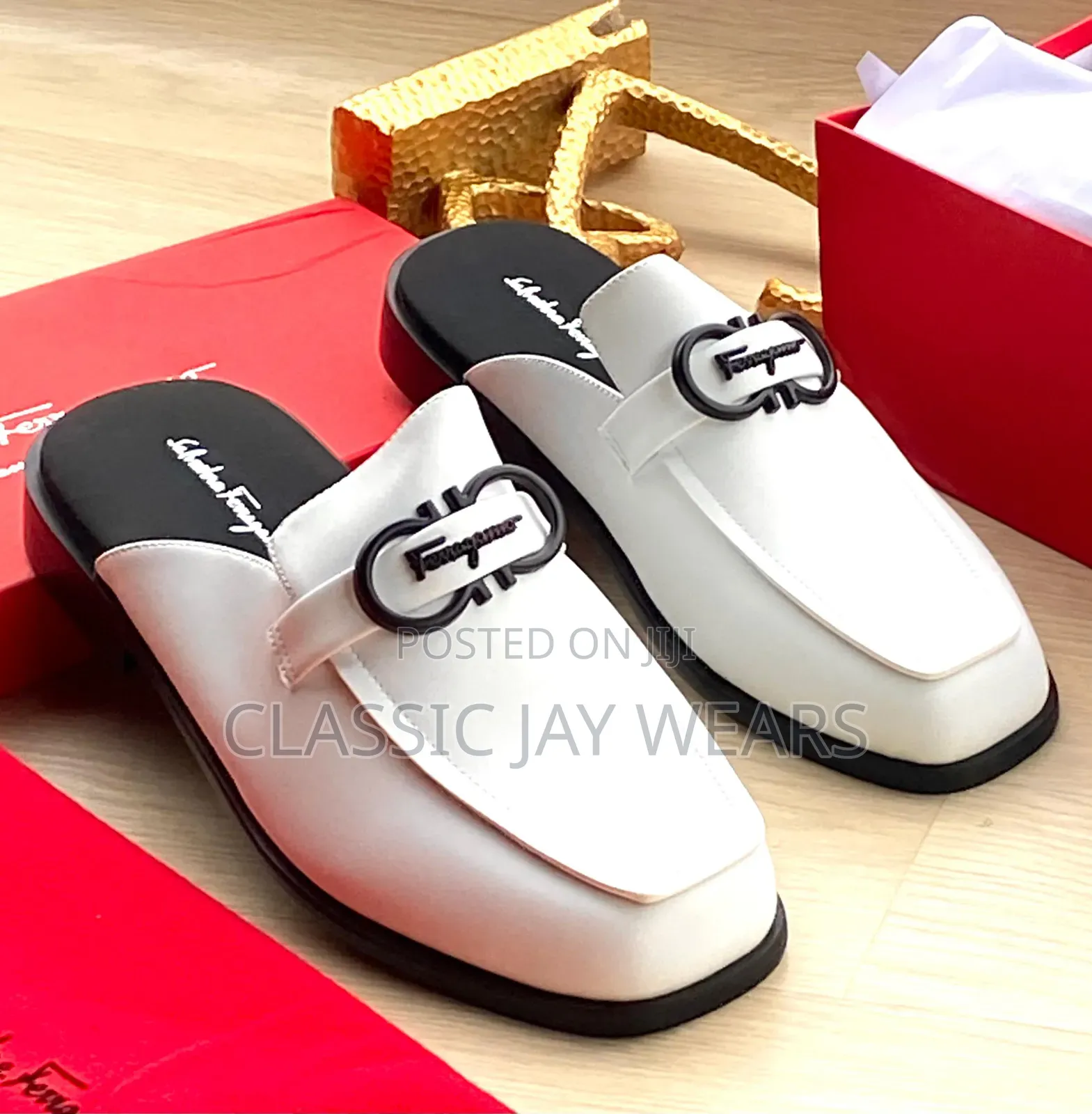 Top Quality White Ferragamo Half Shoe