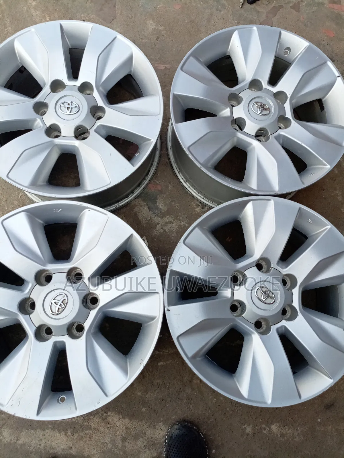 17" Rim Toyota Hilux