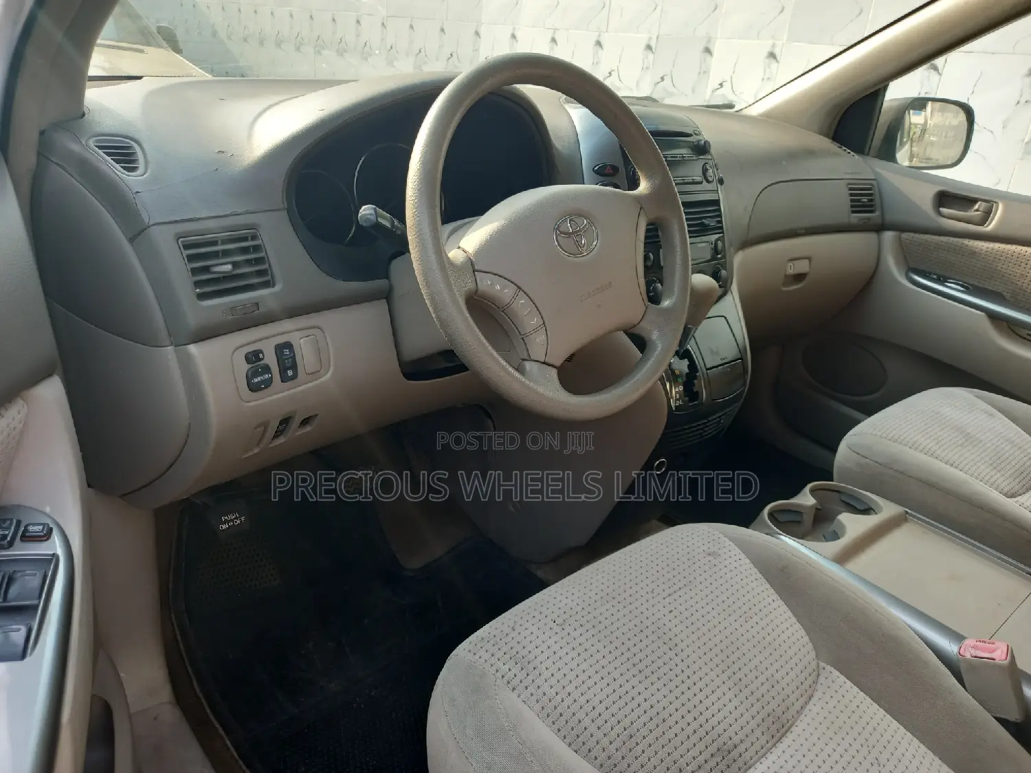 Toyota Sienna 2006 White