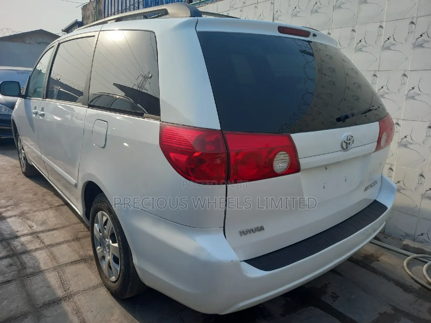 Toyota Sienna 2006 White