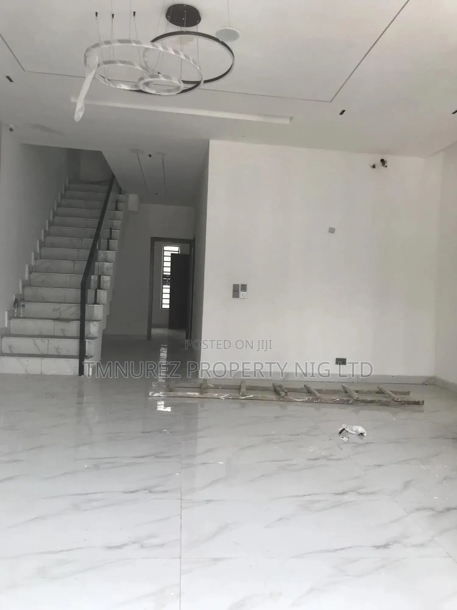 4bdrm Duplex in Orchild, Chevron for sale