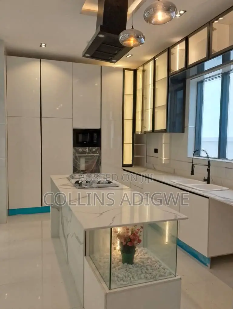 5bdrm Duplex in Osapa Lekki Phase 1 for sale