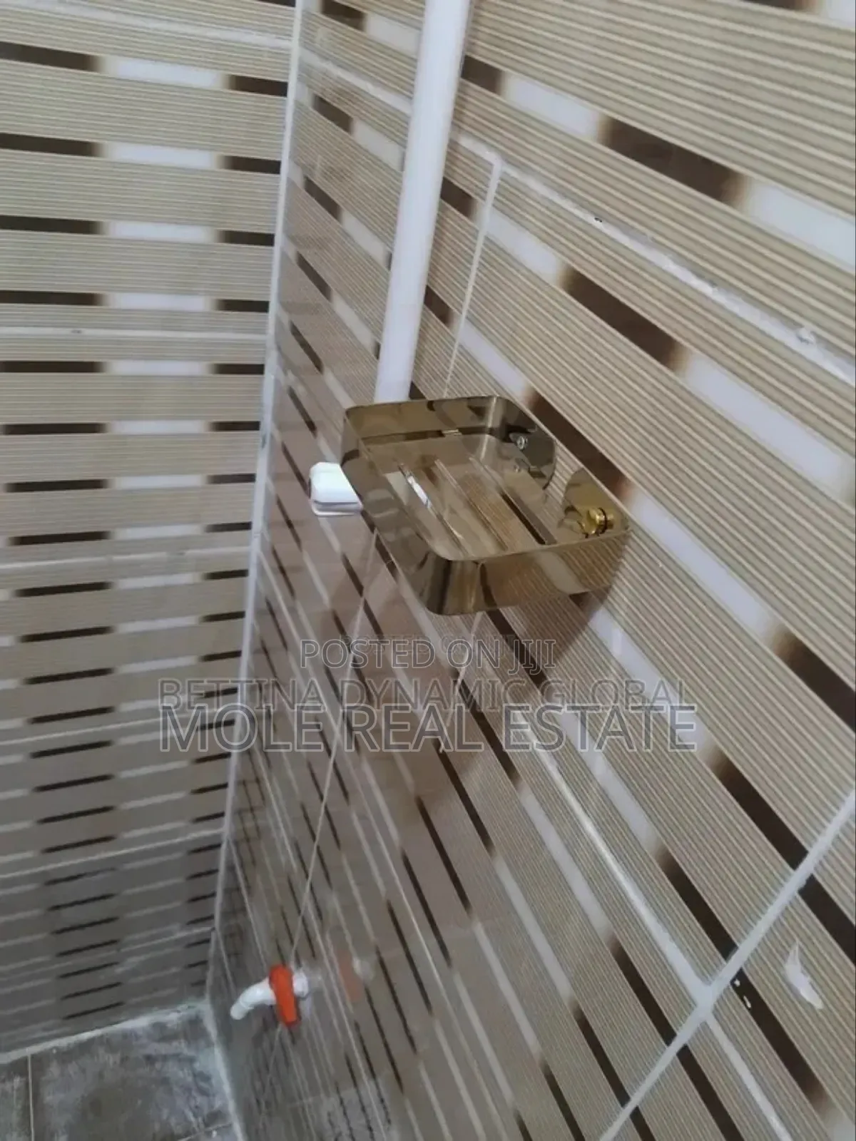 6bdrm Duplex in Estate, Akute Ajuwon for sale