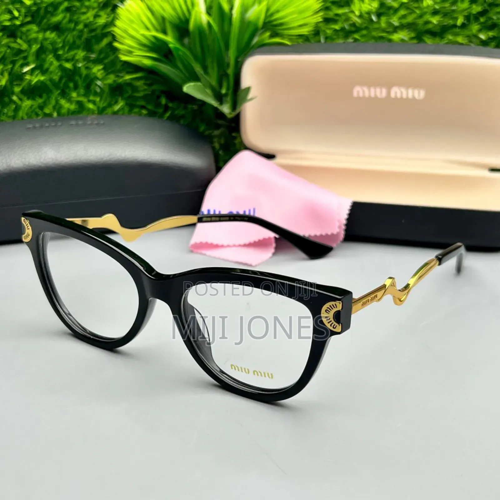 Cat Eye Metal Hands Eyewear
