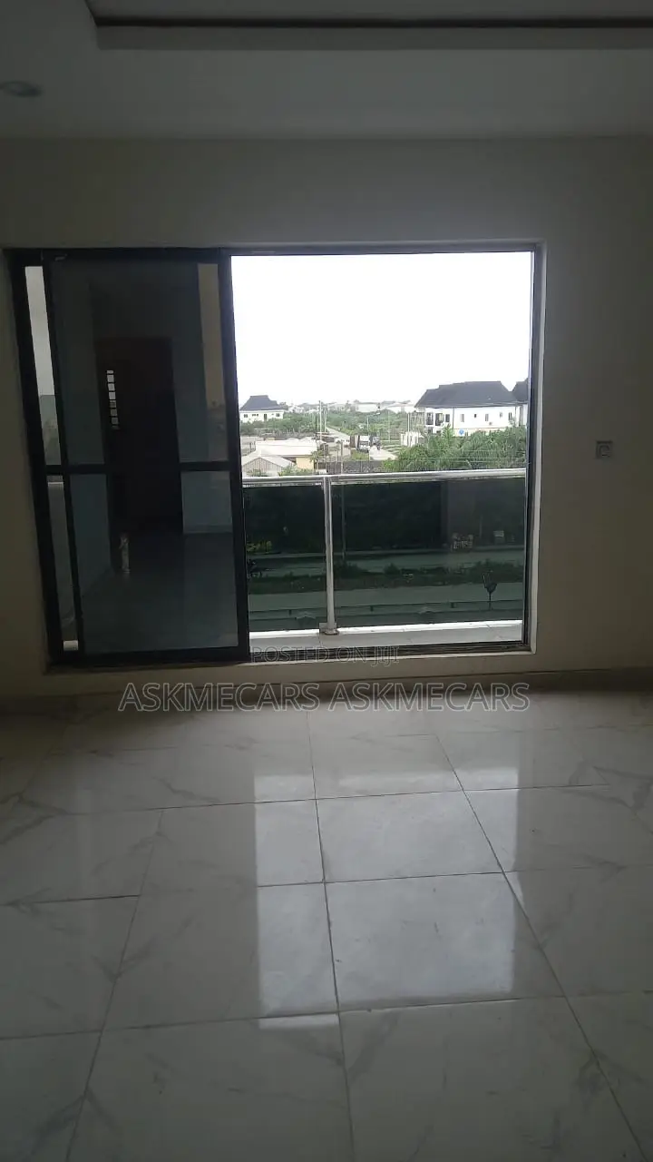 2bdrm Room & Parlour in Gra First Gate, Abijo for rent