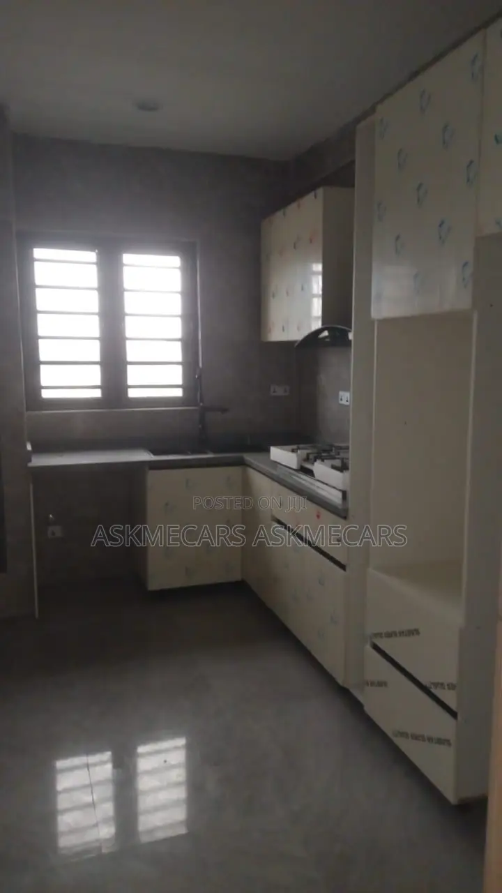 2bdrm Room & Parlour in Gra First Gate, Abijo for rent
