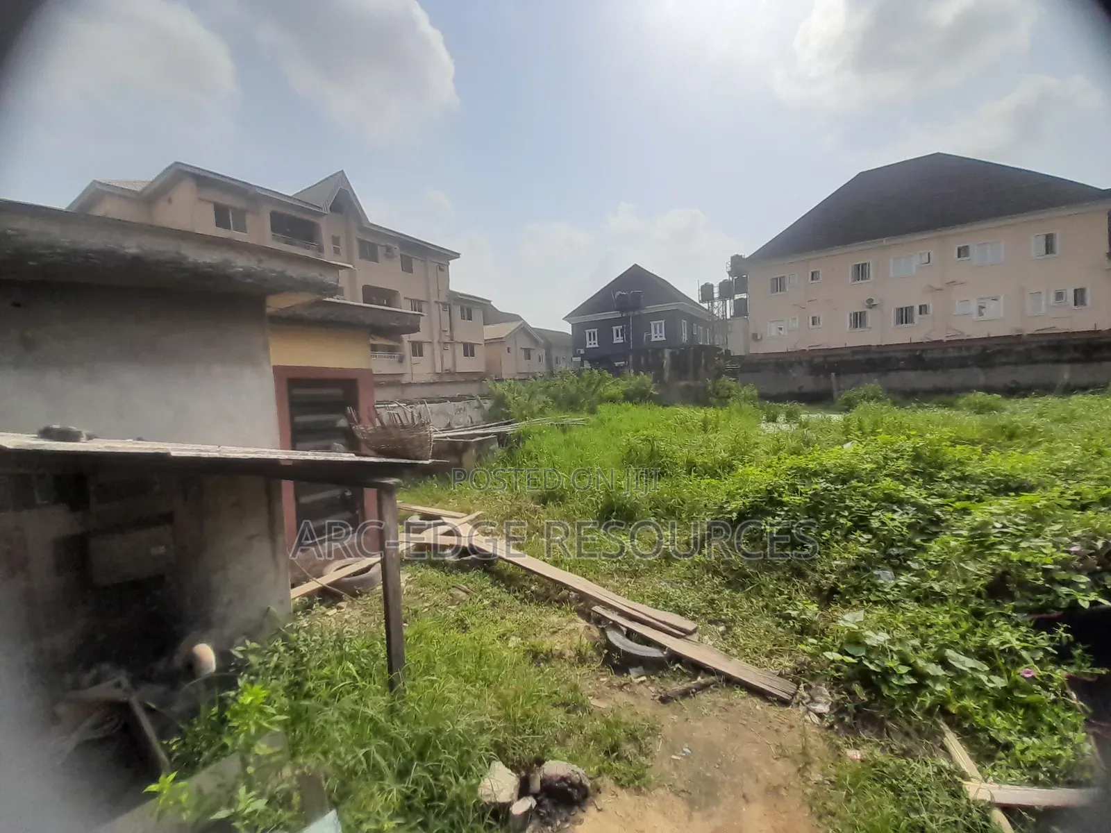 Full Plot in an Estate