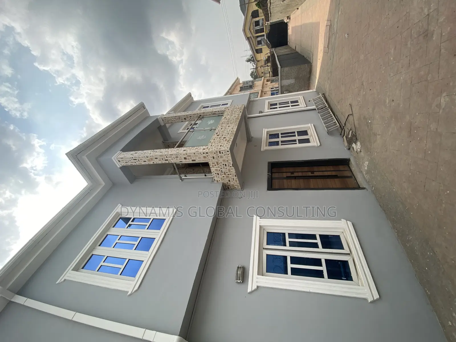 Furnished 5bdrm Duplex in Magodo Phase 1 Gra for rent