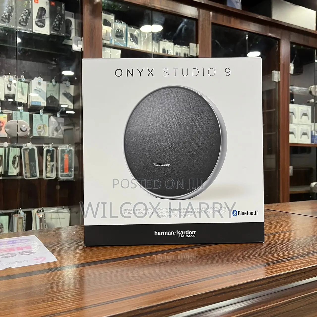 Studio 9 Harman Kardon Onyx Bluetooth Speaker