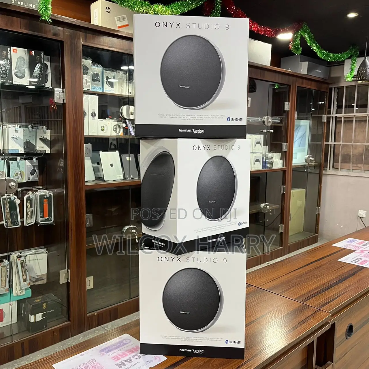 Studio 9 Harman Kardon Onyx Bluetooth Speaker