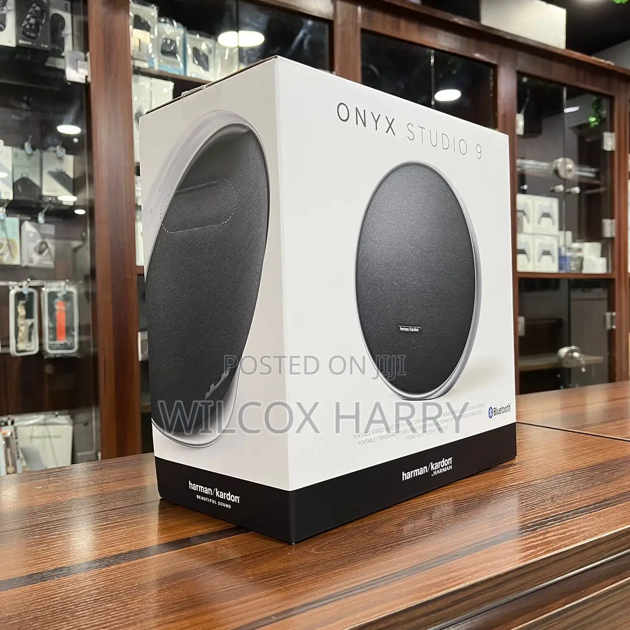 Studio 9 Harman Kardon Onyx Bluetooth Speaker