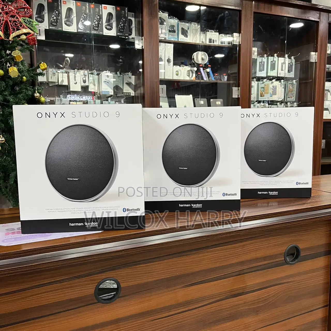 Studio 9 Harman Kardon Onyx Bluetooth Speaker
