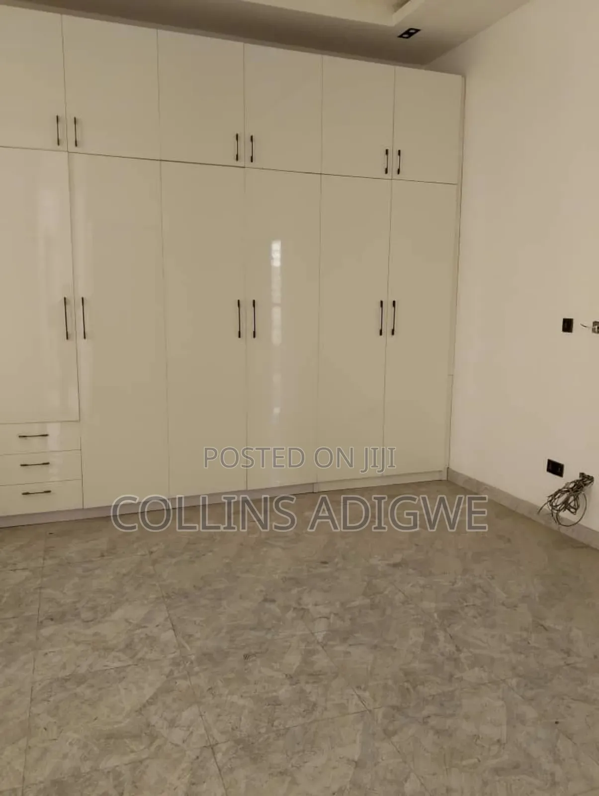 4bdrm Duplex in Chevron for rent