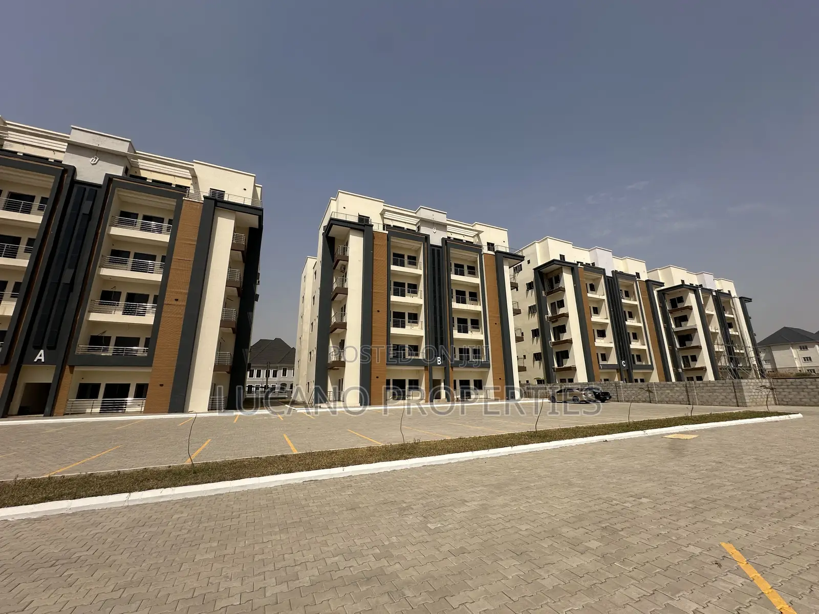 3bdrm Block of Flats in River Park Estate, Lugbe District for sale