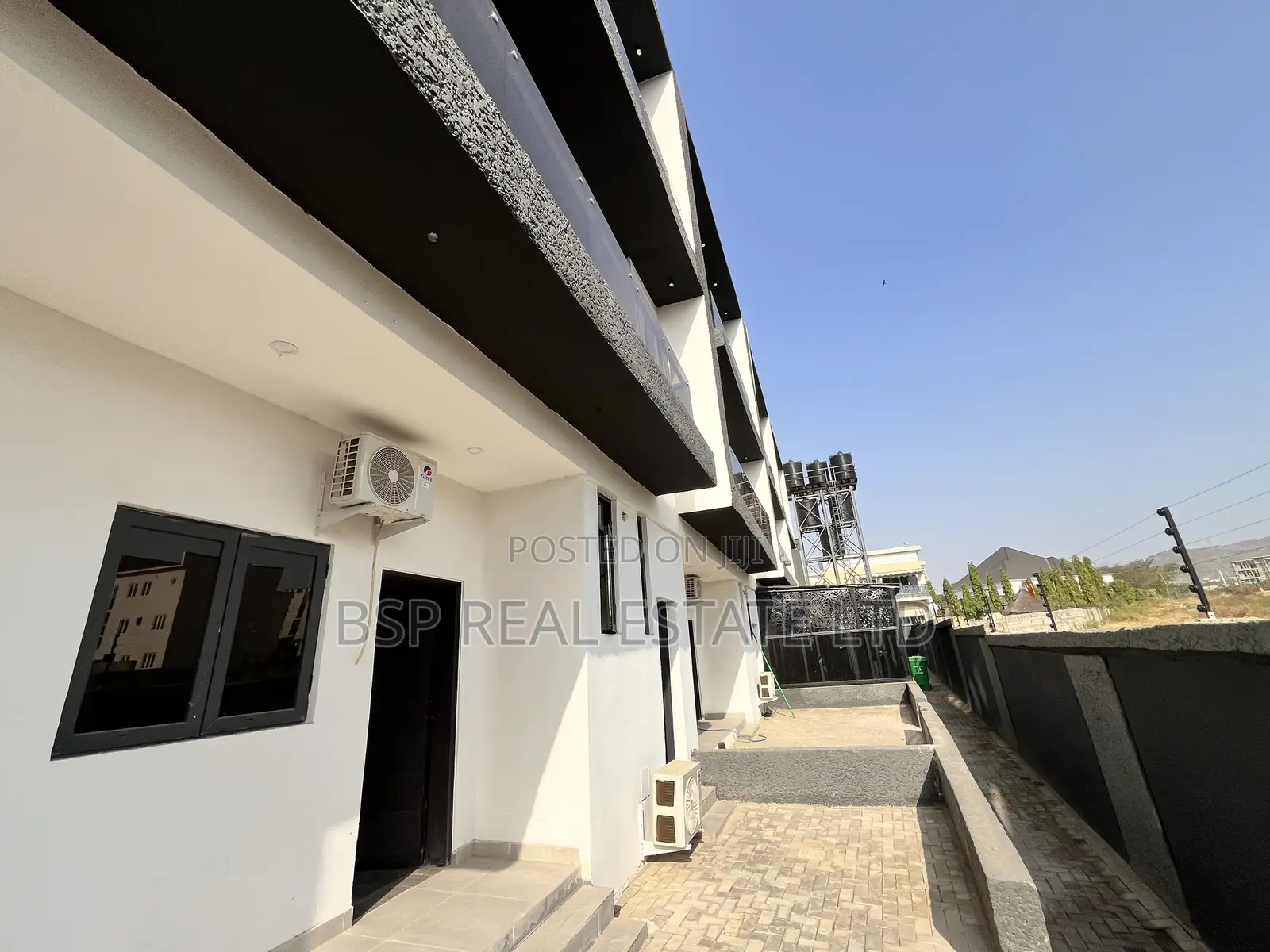 4bdrm Townhouse/Terrace in Jahi for sale