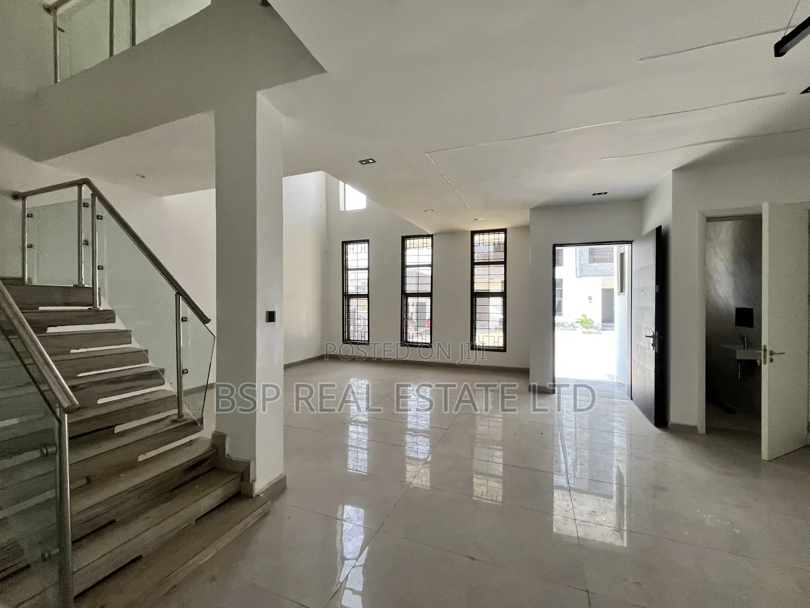 4bdrm Townhouse/Terrace in Jahi for sale