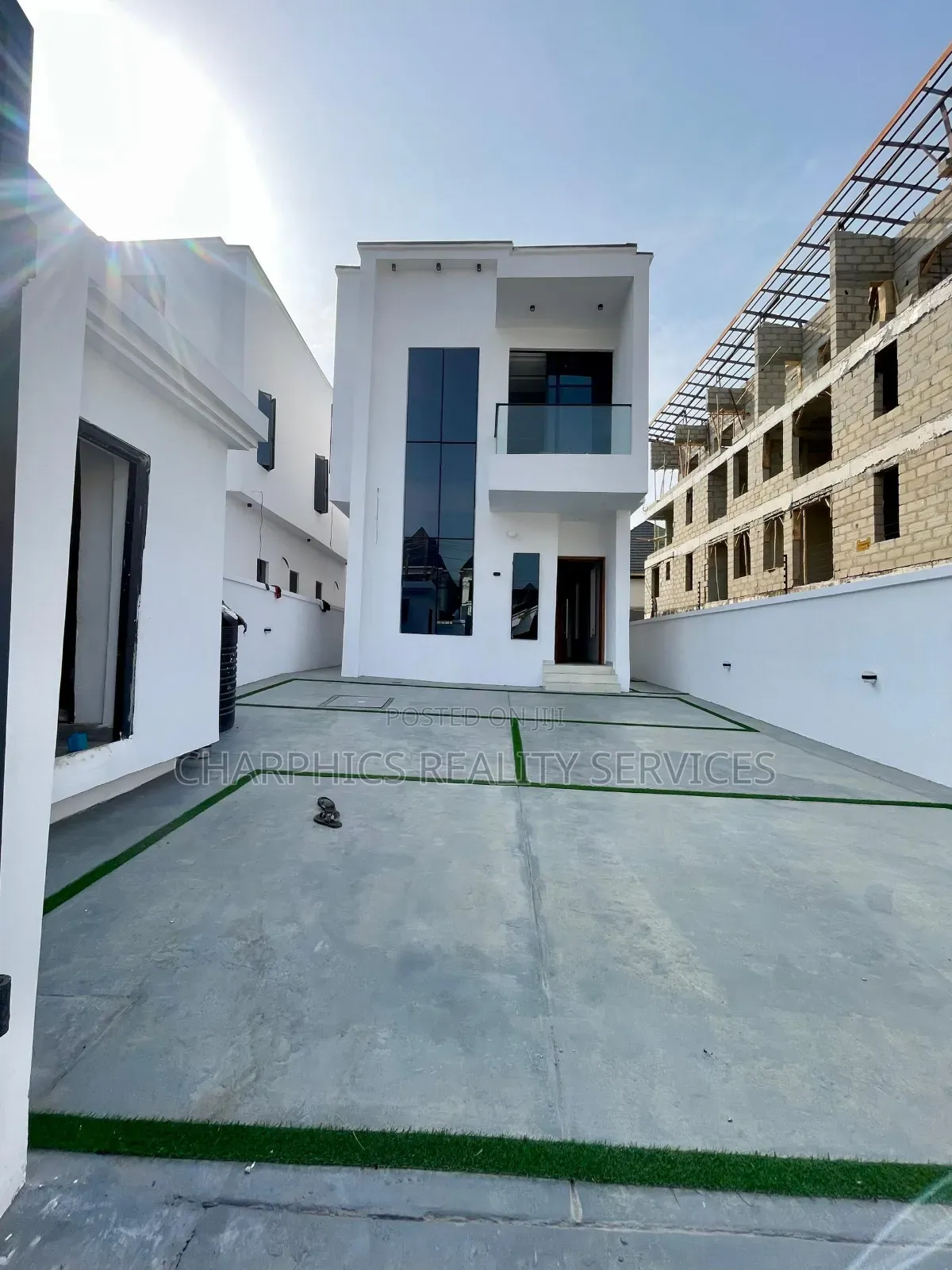 5bdrm Duplex in Osapa london for sale