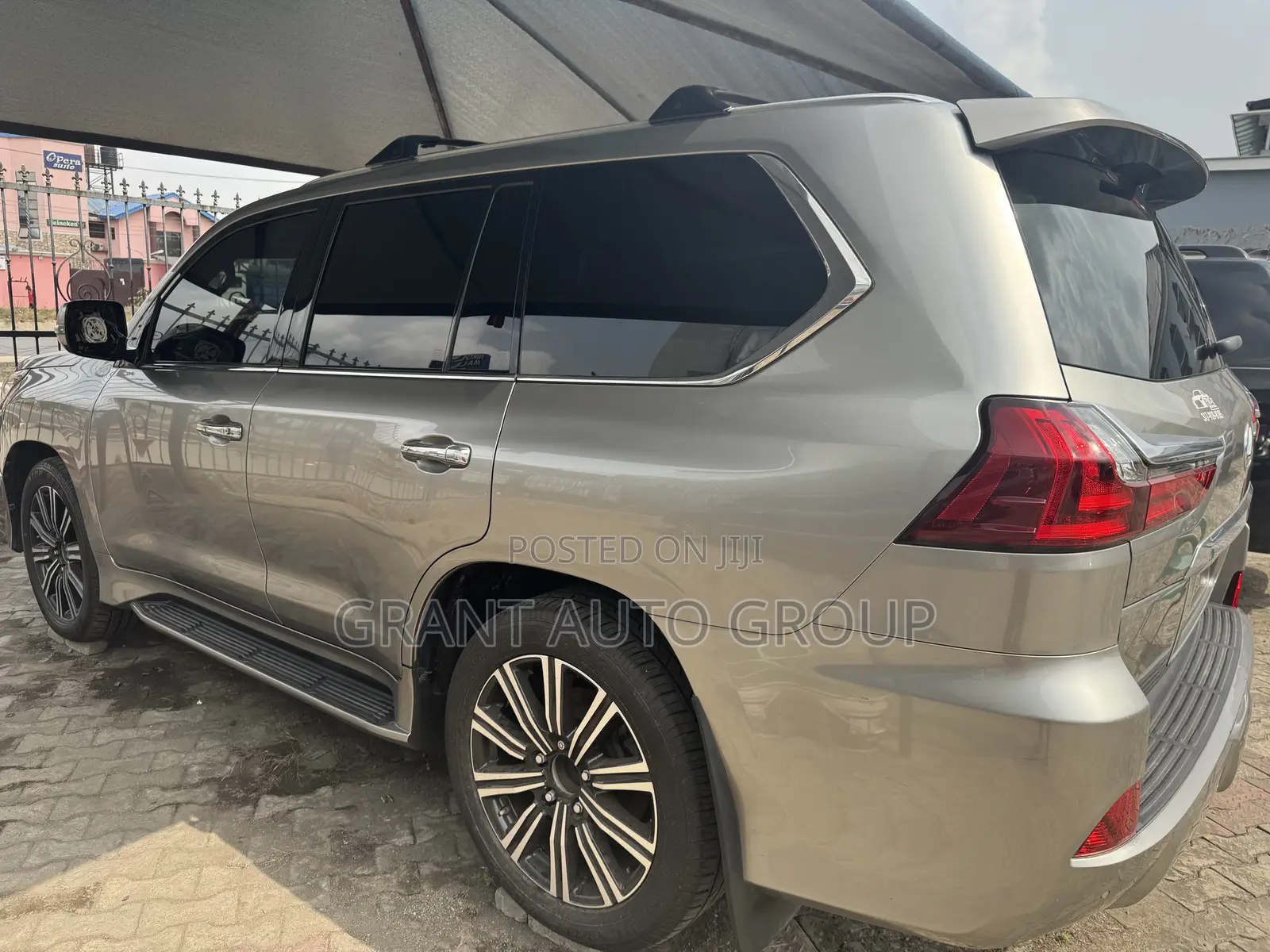 Lexus LX 570 AWD 2018 Gold