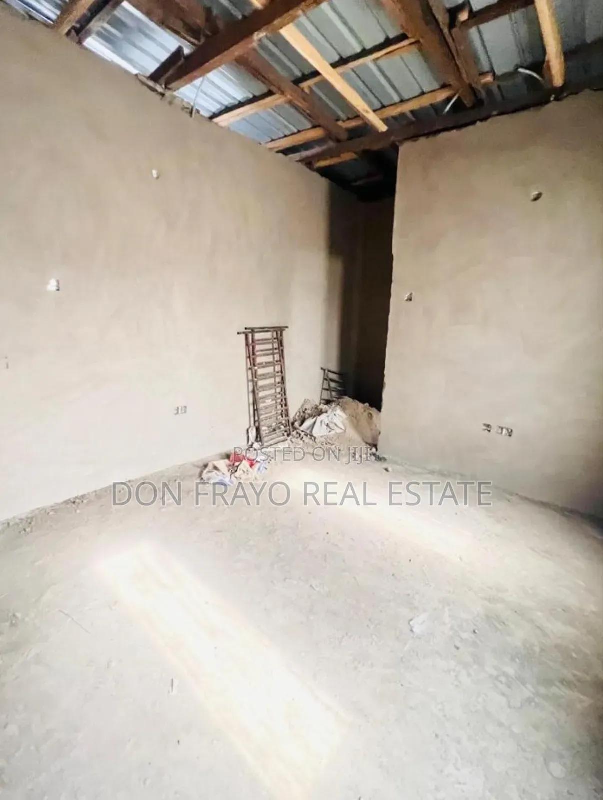 5bdrm Duplex In Eleyele Estate For Sale