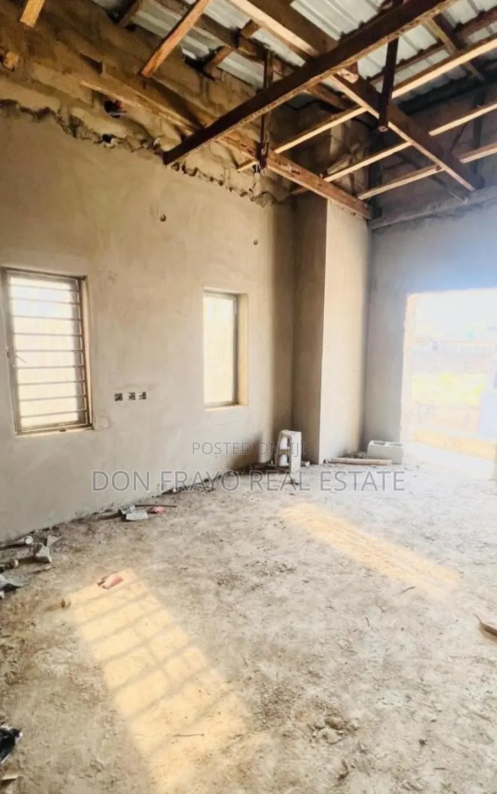 5bdrm Duplex In Eleyele Estate For Sale