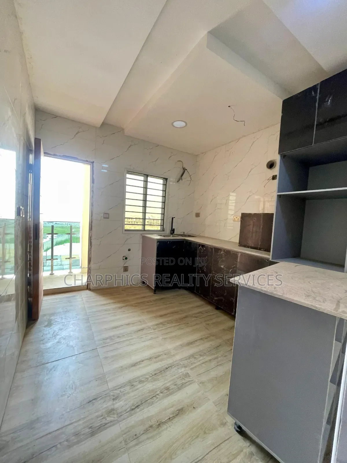 2bdrm Apartment in Lekki Phase 1 for sale