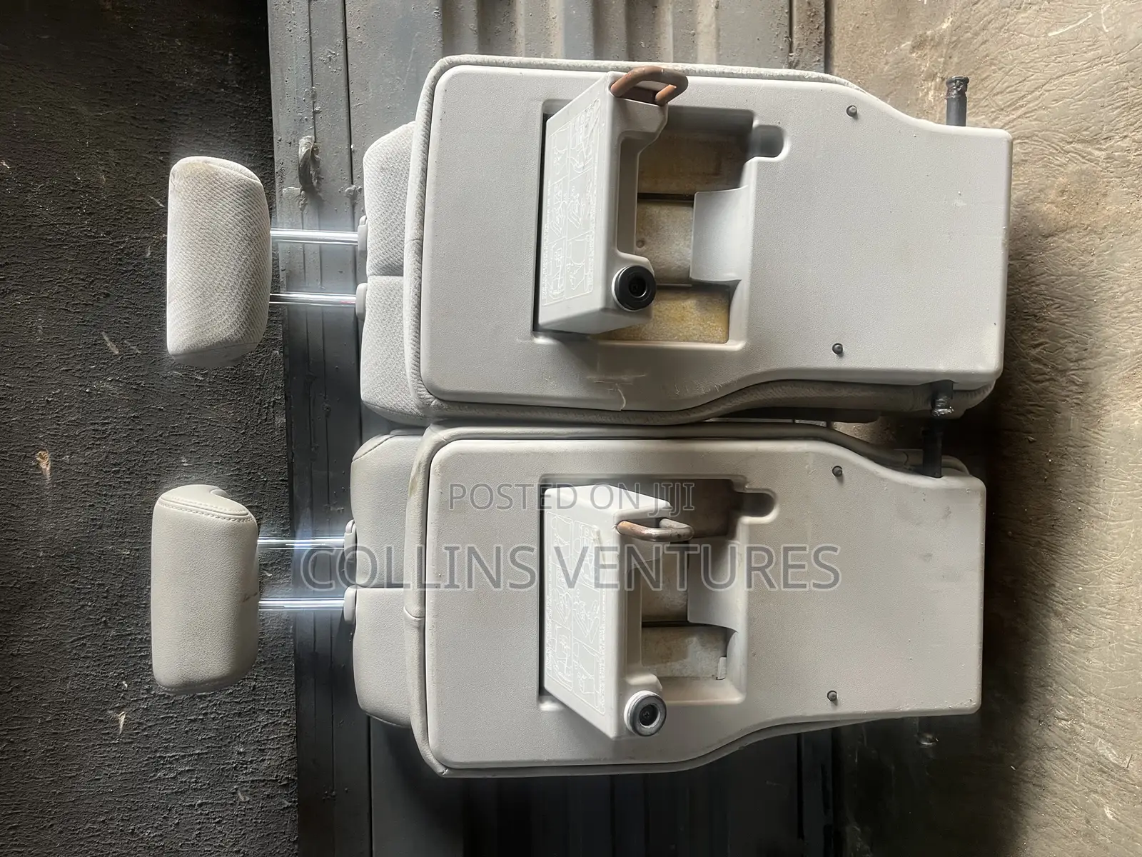 Small Middle Seat Toyota Sienna 2012-18 Available