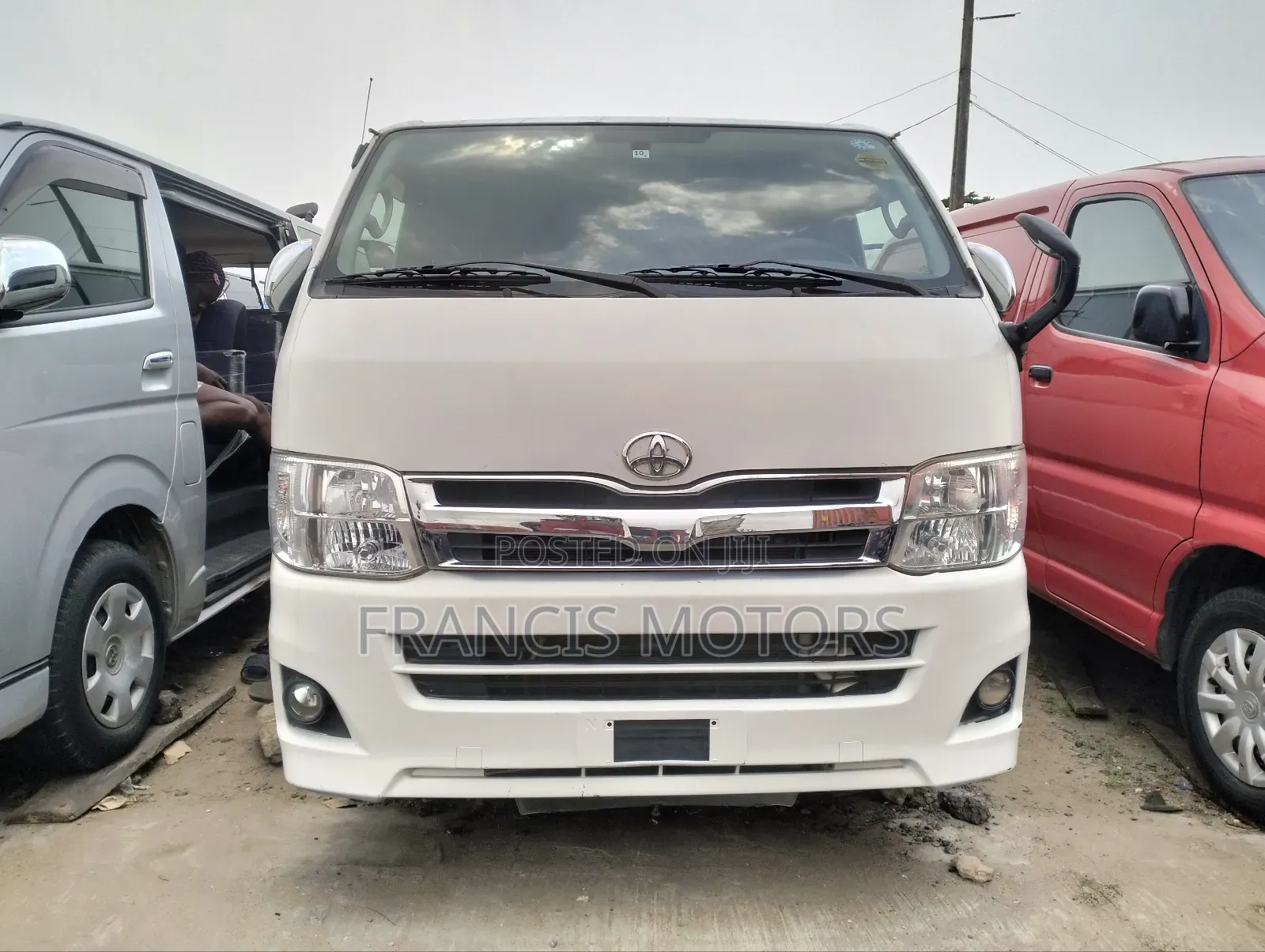 Toyota HiAce 2013 White