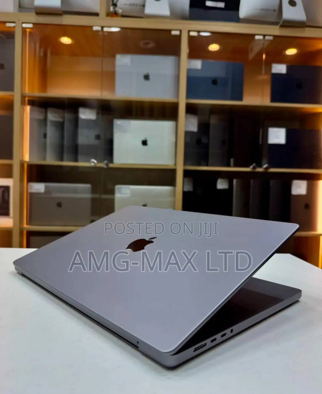Laptop Apple MacBook Pro 2021 M1 32GB Apple M1 Pro SSD 1T