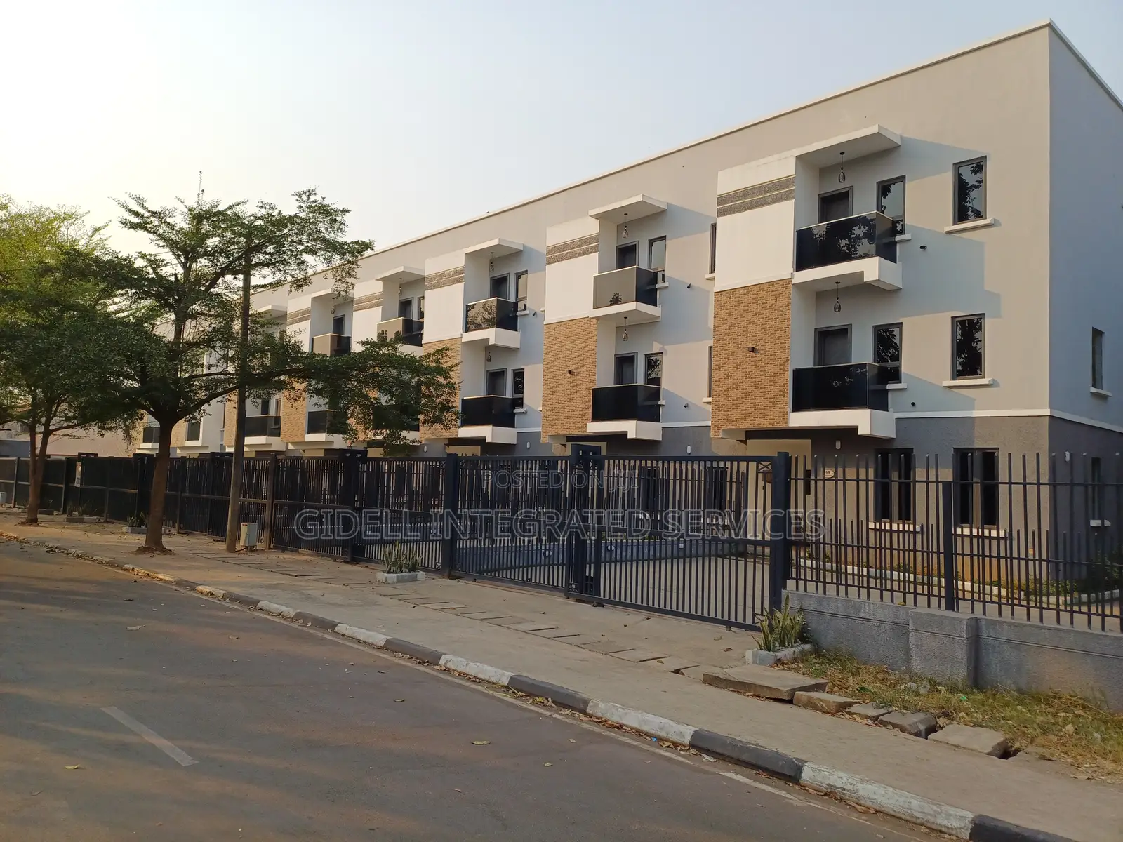 4bdrm Townhouse/Terrace in Zone 7 / Wuse for sale