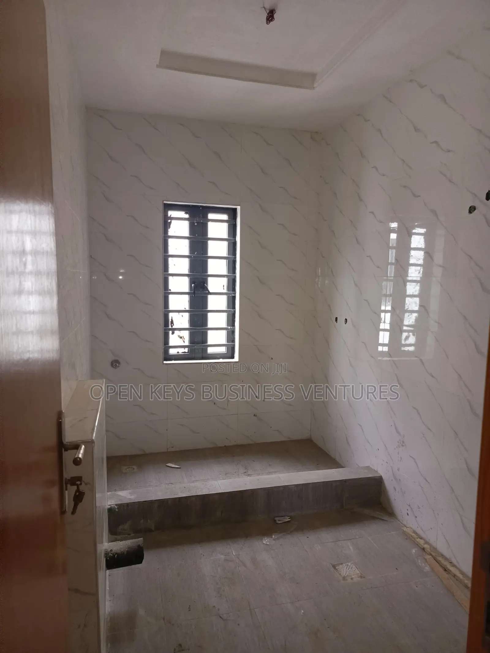 5bdrm Duplex in New Bodija for sale