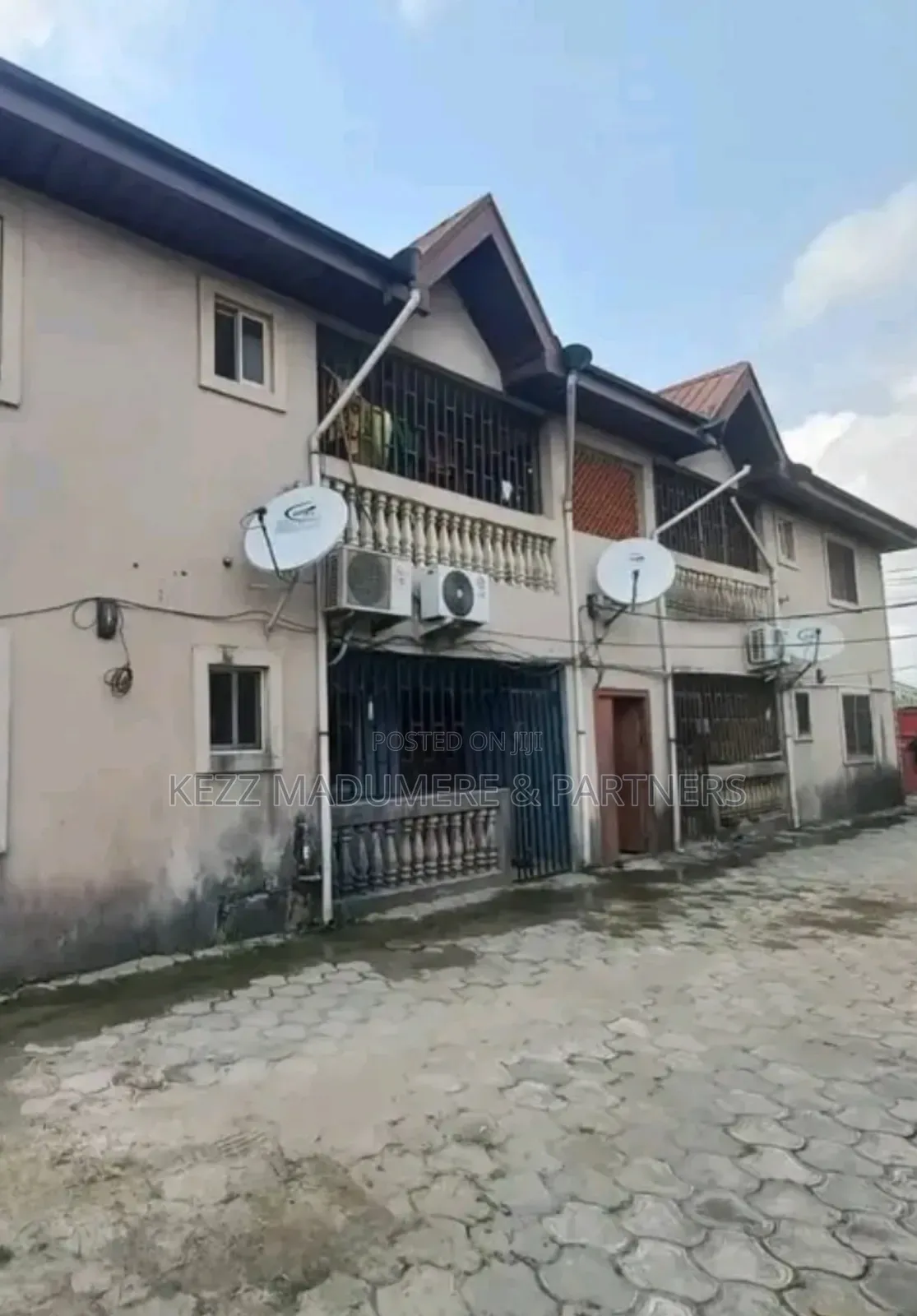 6bdrm Block of Flats in Rumuodomaya , Port, Ruuodomaya for sale