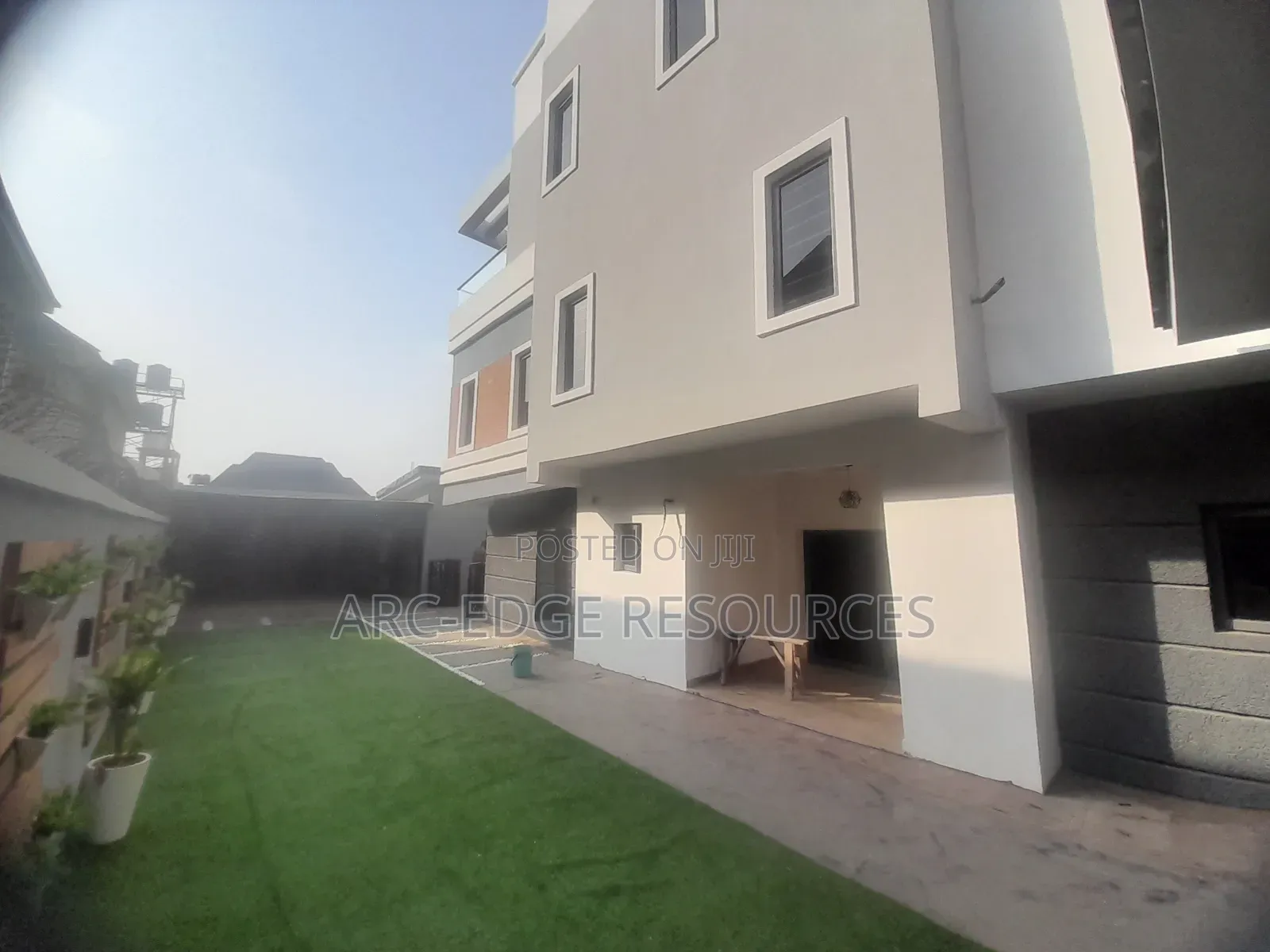 5bdrm Duplex in Amuwo-Odofin for sale