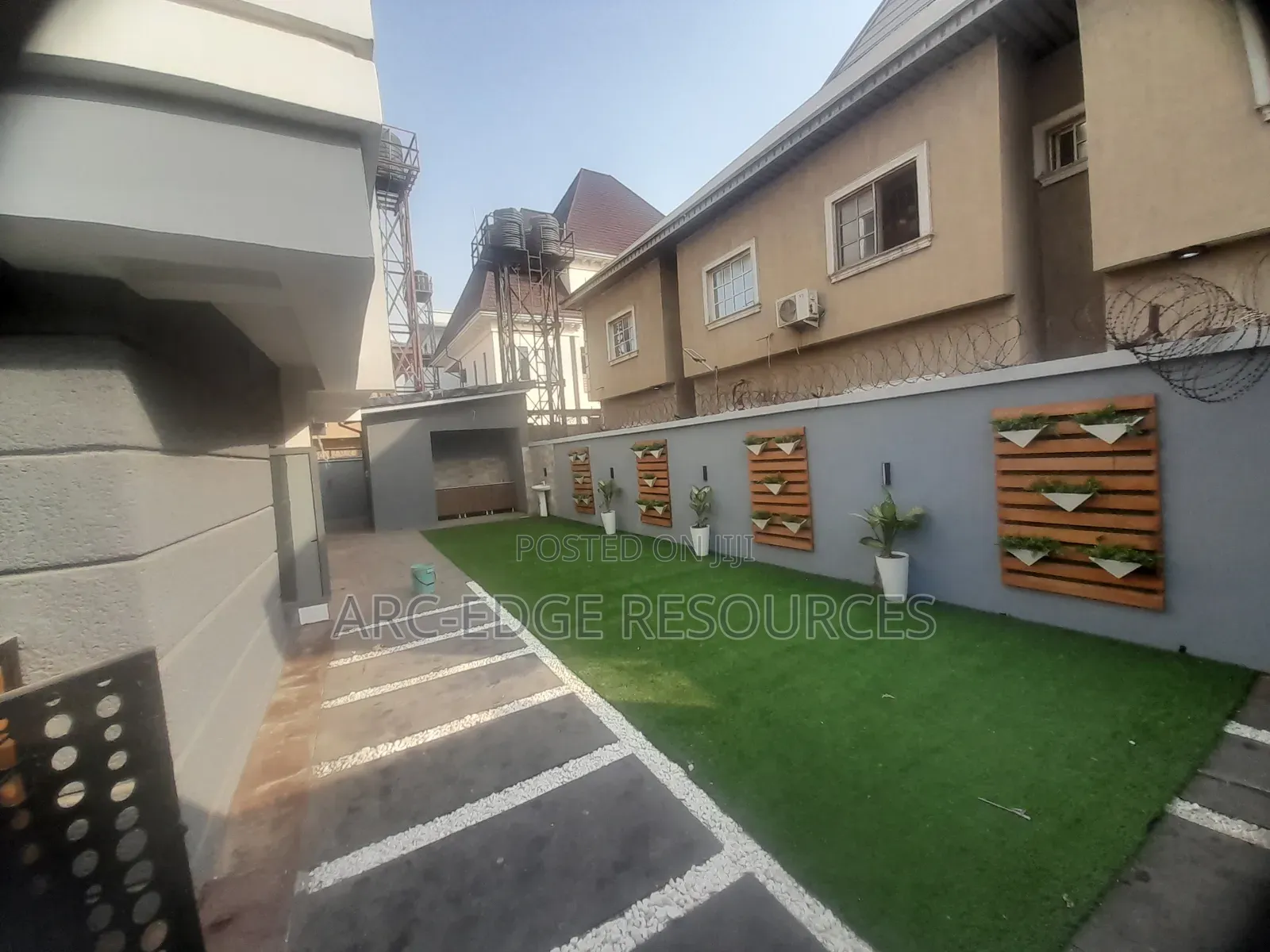5bdrm Duplex in Amuwo-Odofin for sale