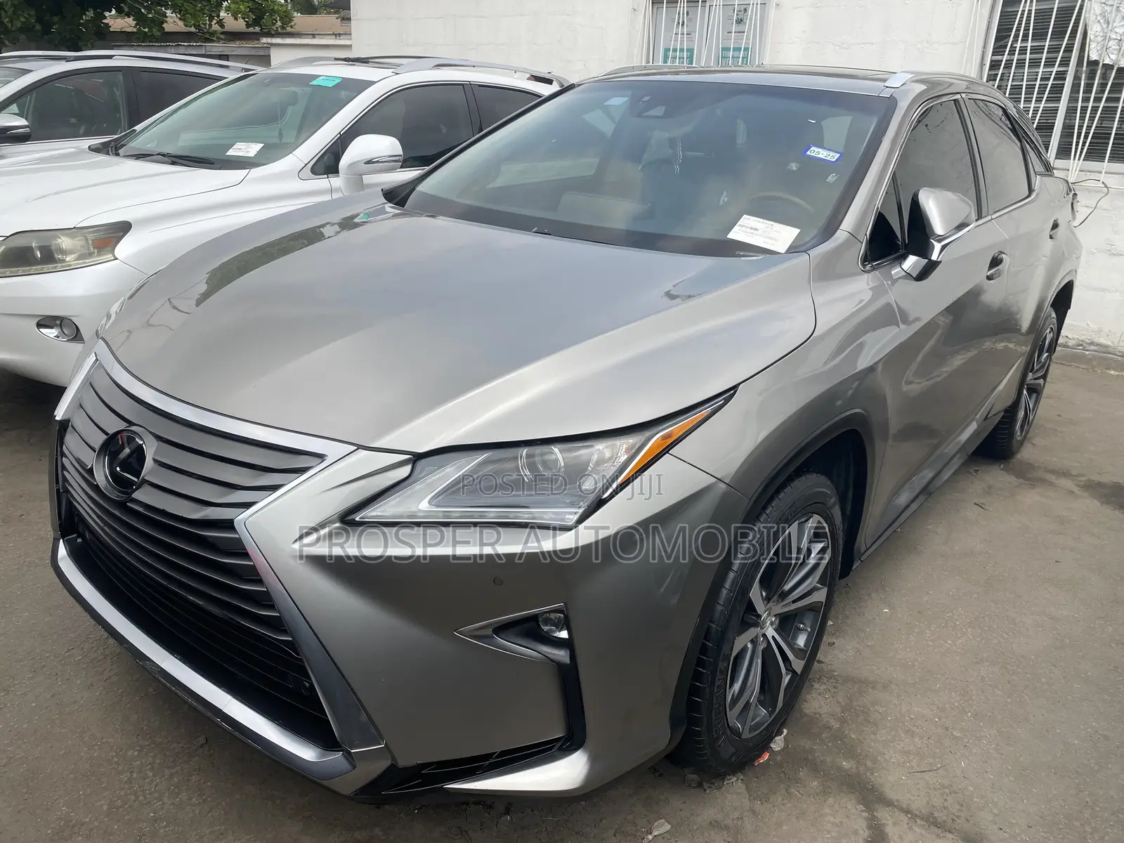 Lexus RX 350 FWD 2017 Gold