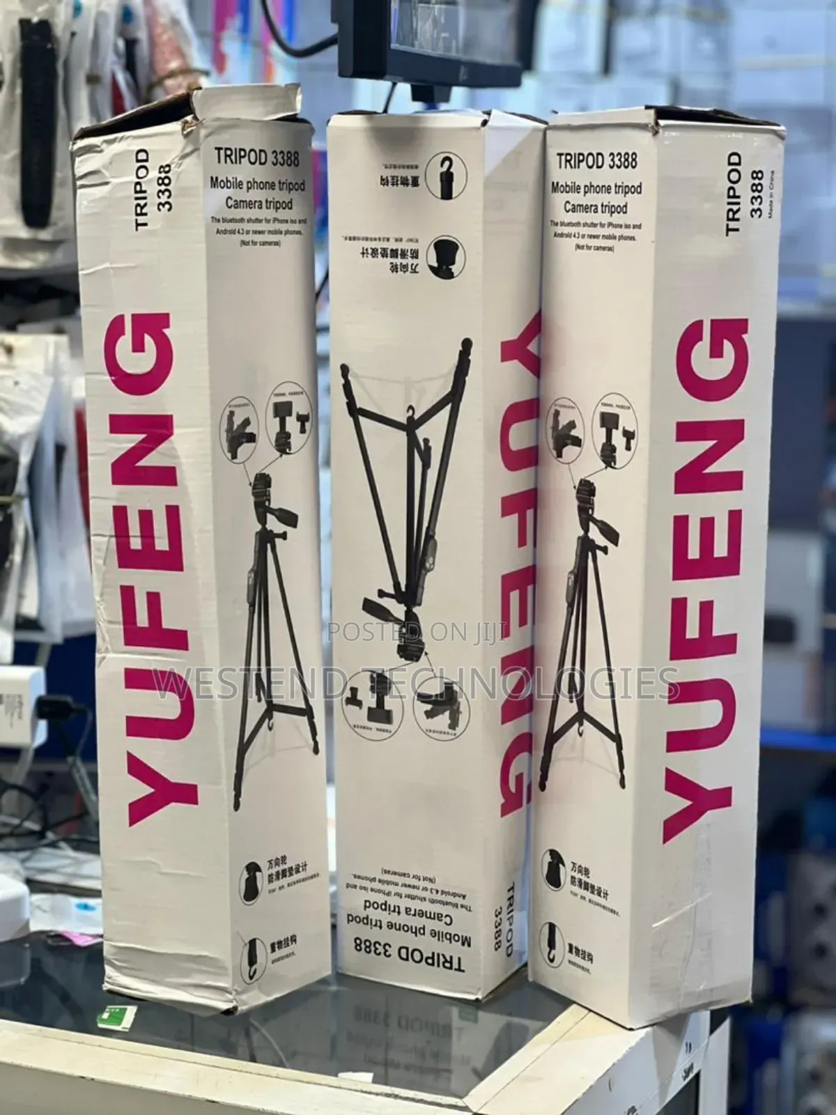 Yufeng 3388 Tripod Stand for Phones and Camera, With Remote