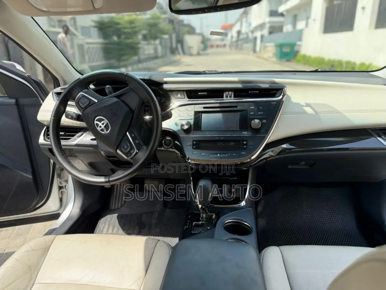 Toyota Avalon XLE Premium 4dr Sedan (3.5L 6cyl 6A) 2014 Silver