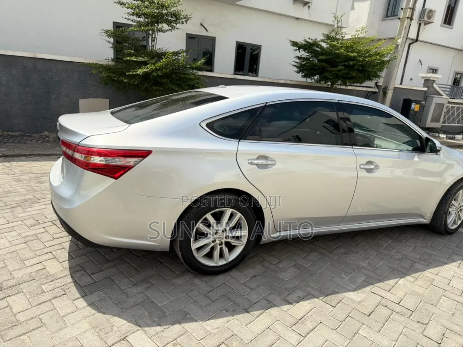 Toyota Avalon XLE Premium 4dr Sedan (3.5L 6cyl 6A) 2014 Silver