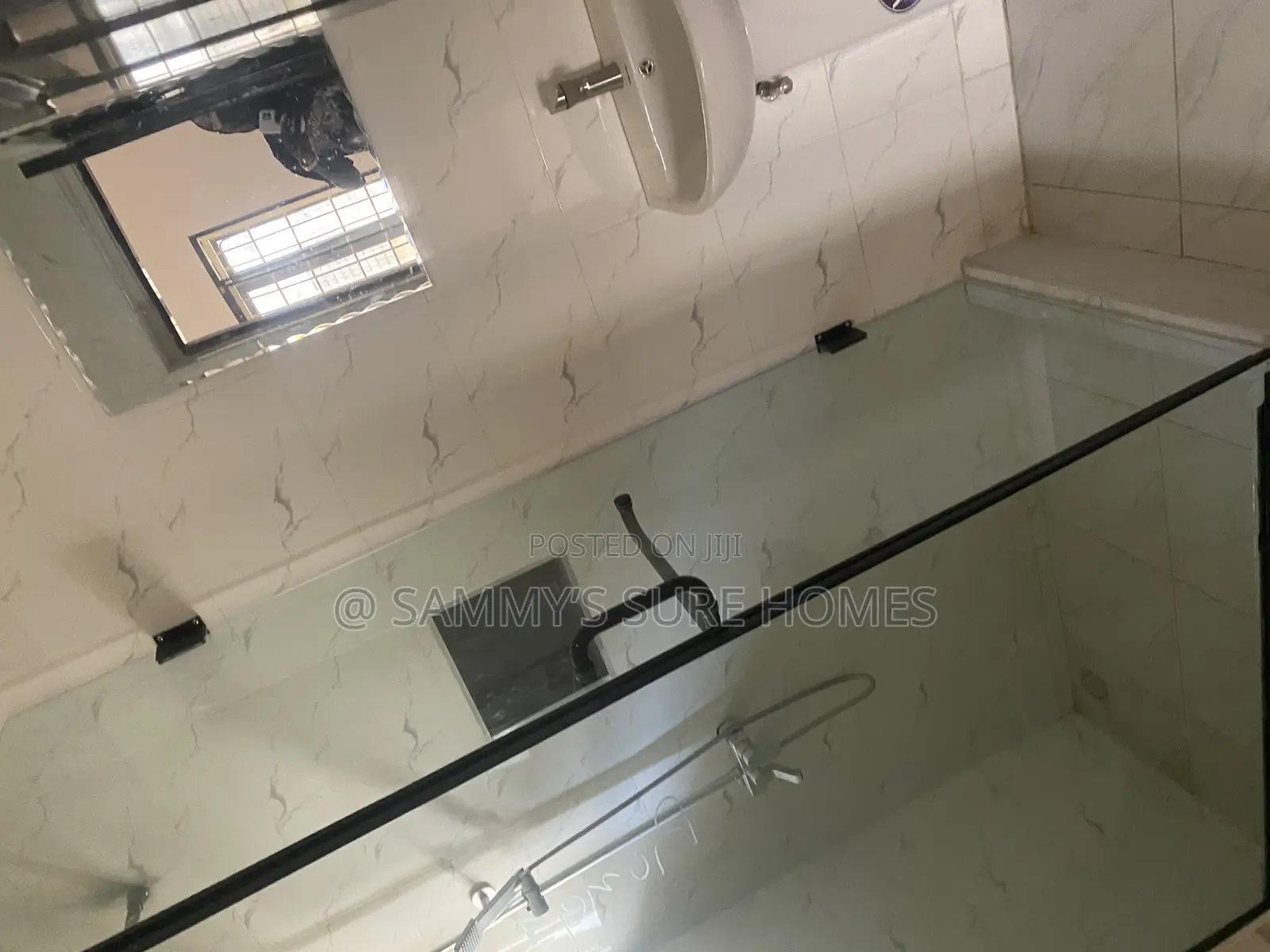 3bdrm Block of Flats in Military Pension for rent