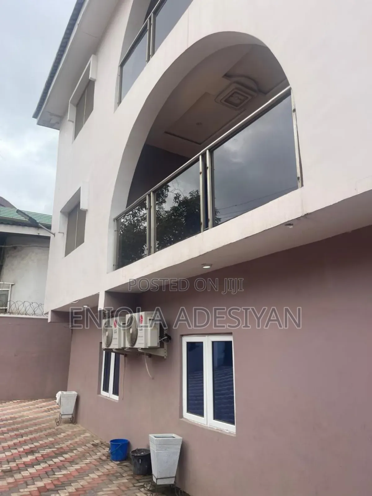 Furnished 20bdrm Block of Flats in Itesiwaju Estate, Akoka for sale