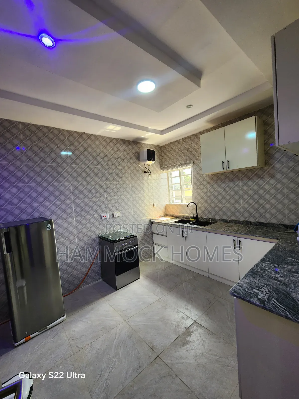 Tastefully Finished Luxurious 2-Bedroom Flat at Awolowo BDJ