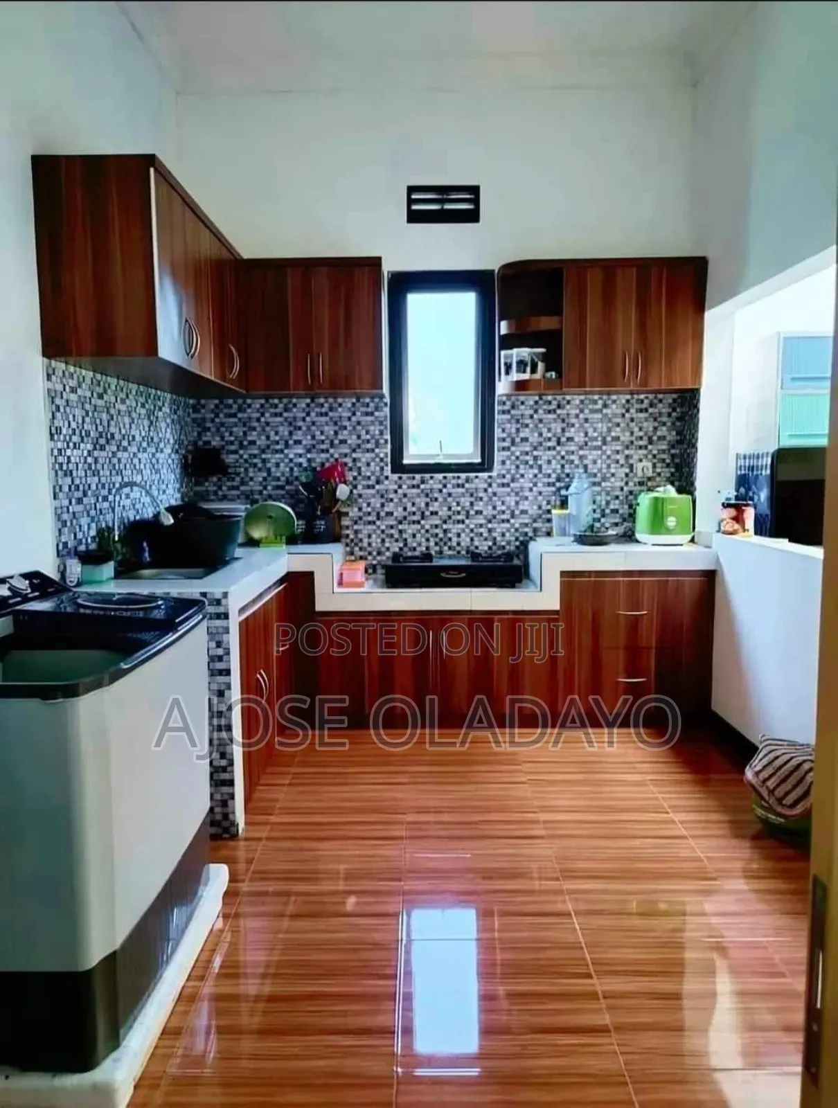 Kitchen Cabinets With High Glossy Board