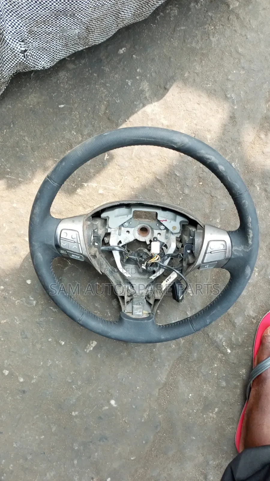 Toyota Venza 012 Model Steering Wheel Empty