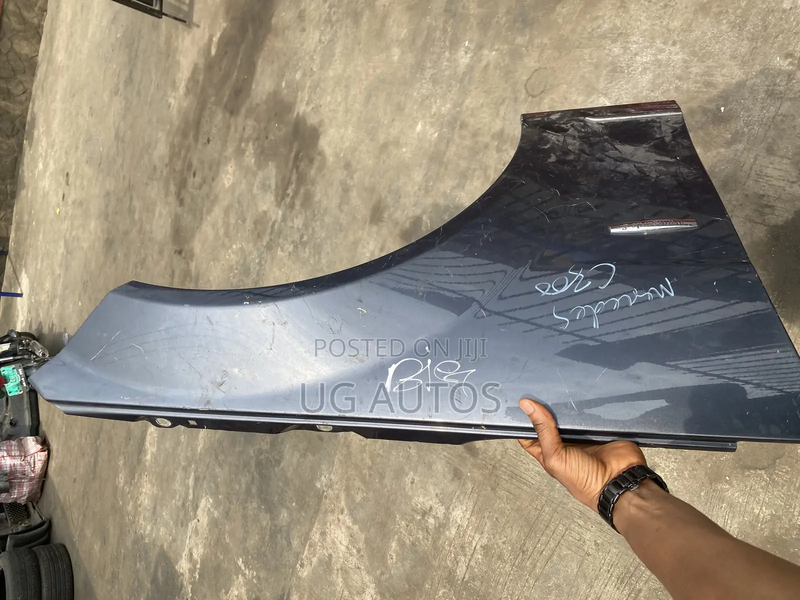 Right Fender Mercedes Benz C300 (W204)