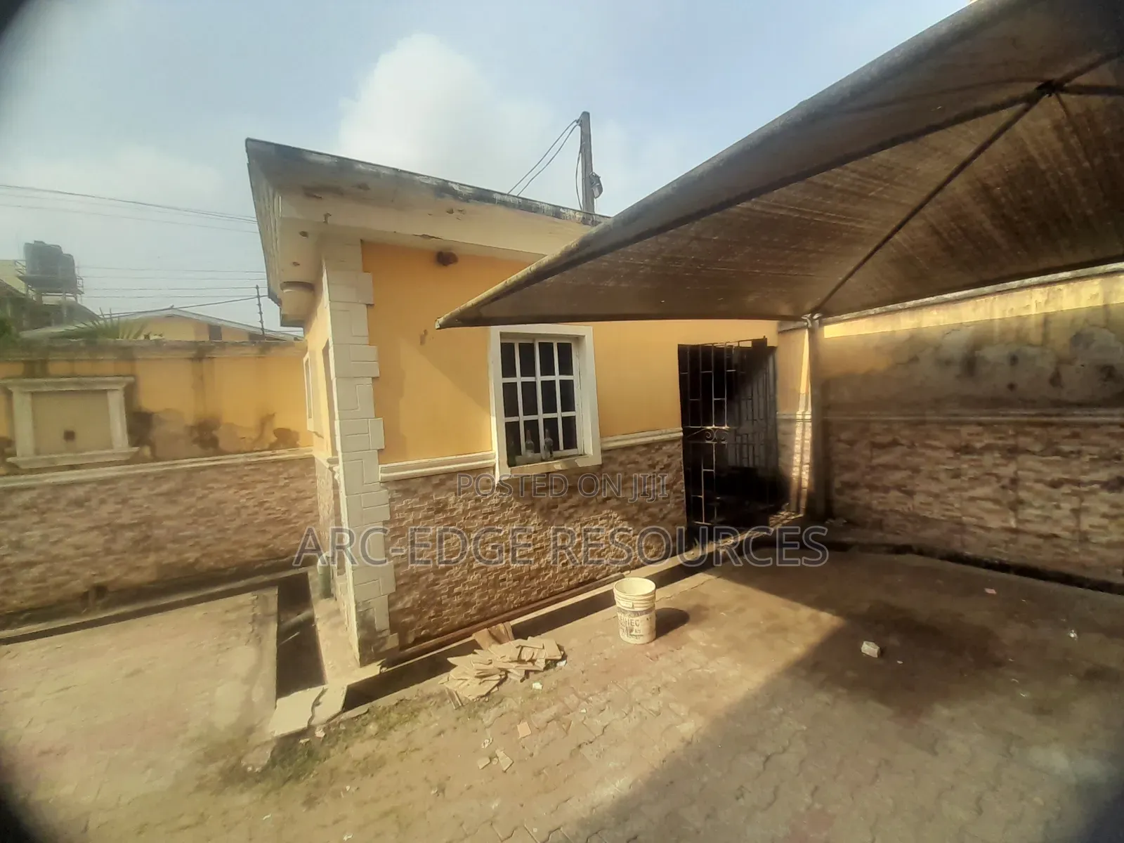 6bdrm Duplex in Ago Palace for sale