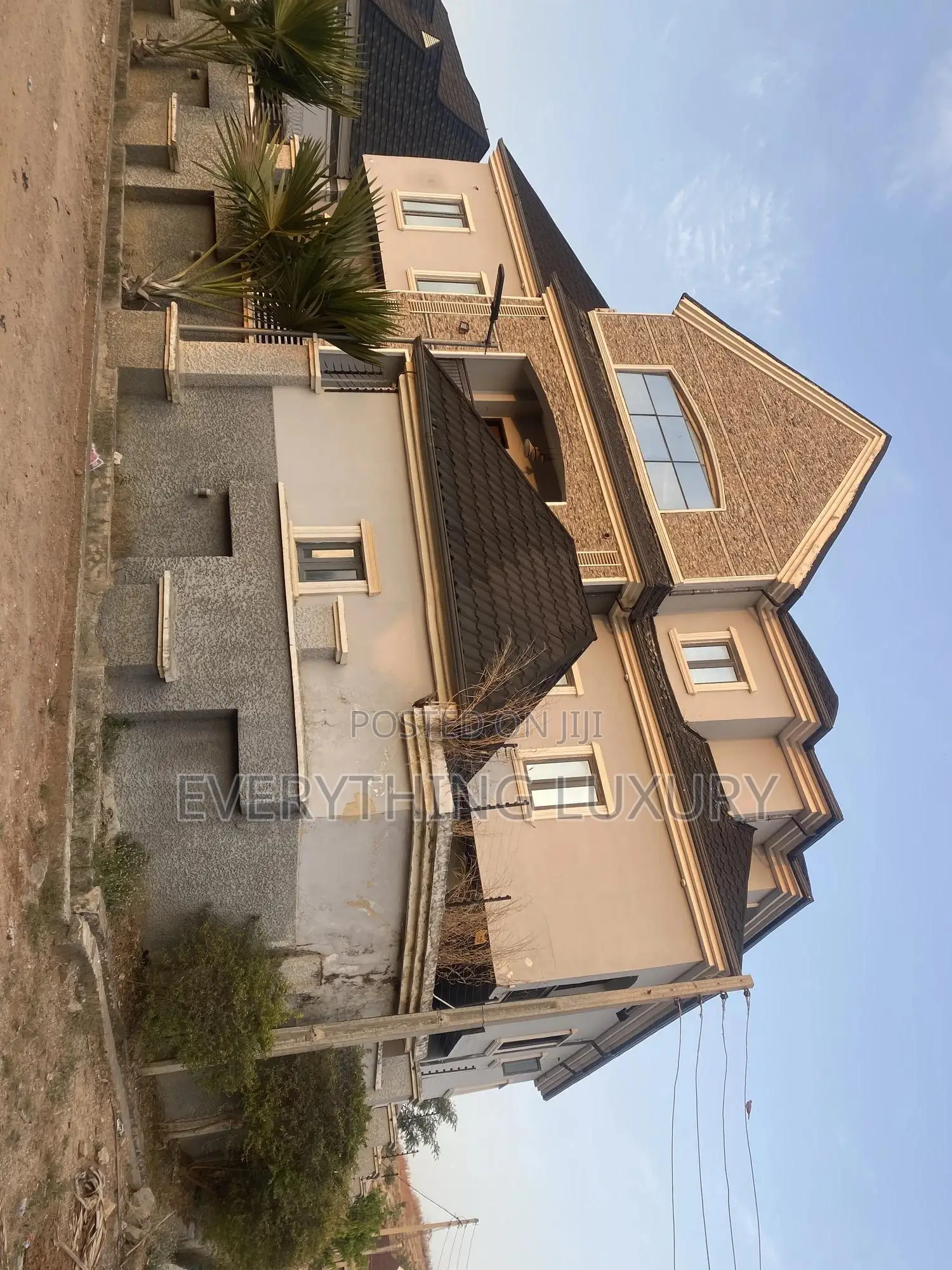 4bdrm Penthouse in Ushafa for rent