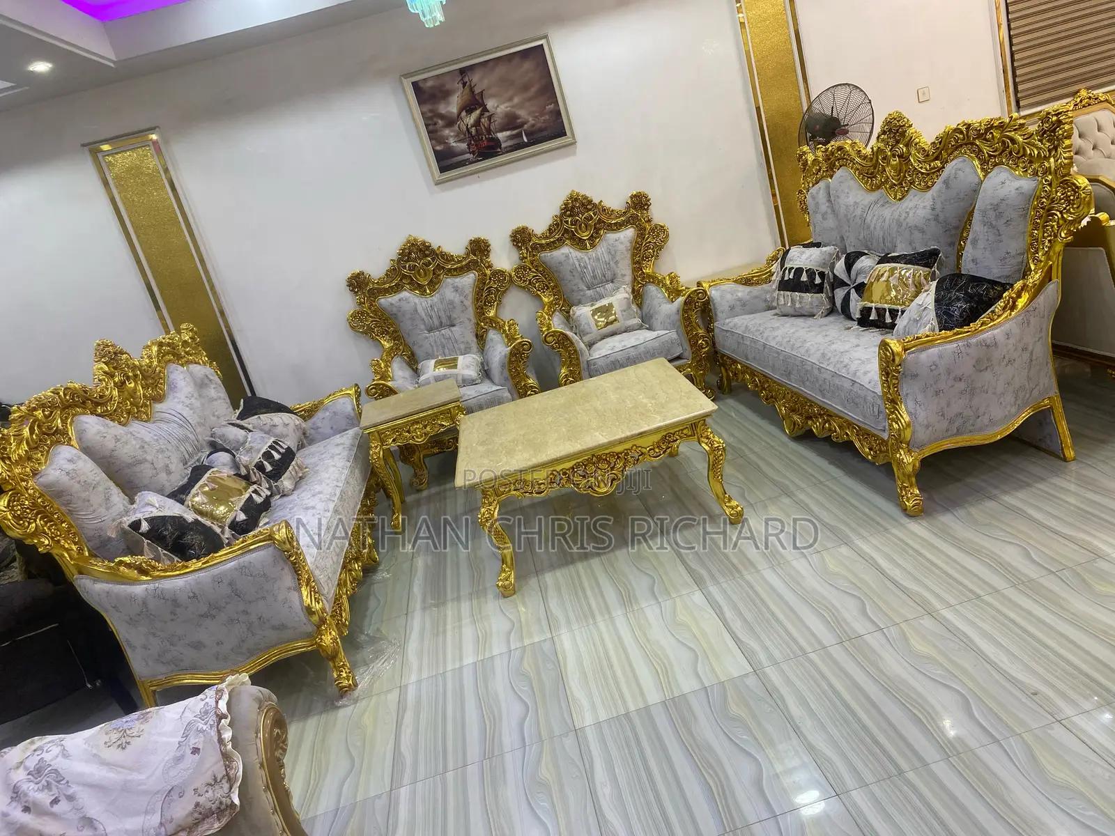 High Quality Royal Stock East Life Sofa